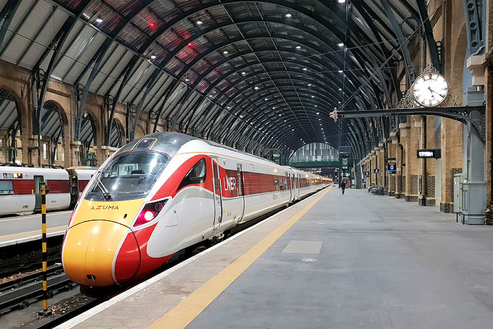 rail travel from london to edinburgh