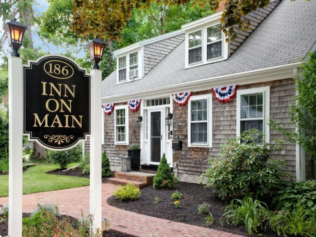 5 Charming Bed And Breakfasts In Cape Cod, Massachussets